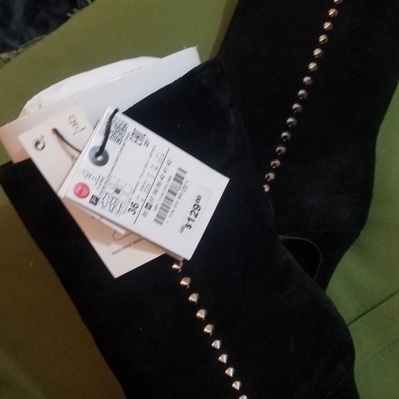 NWT BLACK STUDDED GENUINE SUEDE HEELED ANKLE BOOTS. - Picture 5 of 6